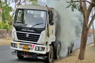 fire-caught-in-a-coaltar-tanker-in-ranchi