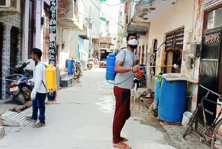 RWA head did sanitation in all houses of Inder Enclave in kirari