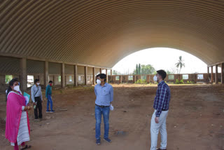 Collector Deepak Soni inspected Indoor Stadium covid Center