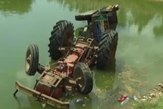 5 die as tractor falls into pond in Andhra Pradesh