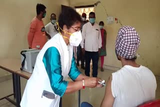 controversy-over-third-phase-of-corona-vaccination-in-chhattisgarh