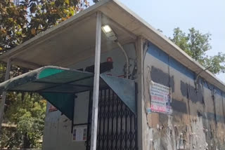 mohalla clinic at Lado Sarai in delhi