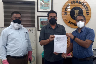 swastik mineral agency proprietor gave 20 lakh rupees under csr fund in sahibganj
