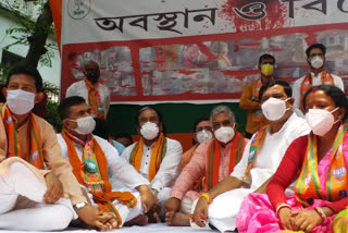 bjp dharna over post poll violence in bengal