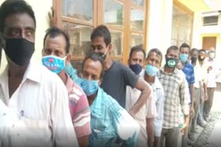 vaccination-going-on-in-karimganj-by-break-covid-protocol