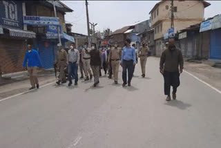 a-team-led-by-adc-handwara-nazir-ahmed-and-tehsildar-handwara-aijaz-ahmed-surveyed-the-market