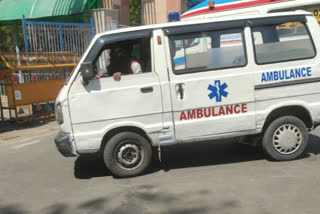 Ambulance driver arrested for demanding six thousand rupees in Delhi