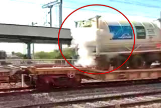 Oxygen leaks from tanker in train en route Gujarat