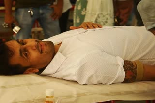 sonu-nigam-brutally-trolled-for-not-wearing-mask-in-blood-donation-camp