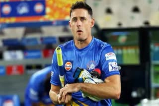 IPL 2021: Aussie players leave for Maldives, Hussey test Covid +ve, to stay in Chennai