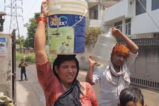 chhatarpur people risking their lives for water