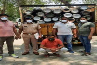 faridabad-crime-branch-team-arrested-one-accused-with-50-oxygen-cylinders