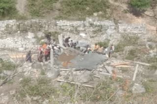 crematorium-rest-house-roof-collapsed-in-dhaniyakot-village