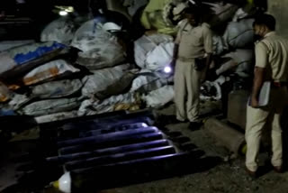 15 oxygen cylinders seized in jamshedpur