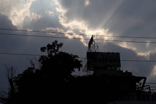 suddenly temperature goes down chances of light rain in bhopal