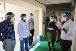 koderma-dc-conducted-surprise-inspected-of-government-covid-hospital