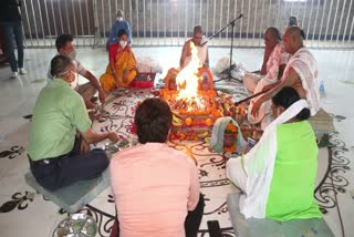 havan-poojan-organized-for-corona-warriors-at-iskcon-temple-in-dwarka