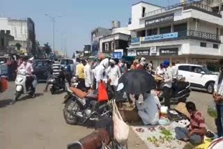 Strict restrictions market crowd Yavatmal