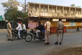 police strictness during corona curfew in agar malwa