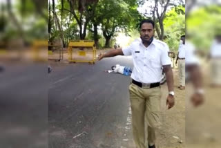 clash between police and man in mysore