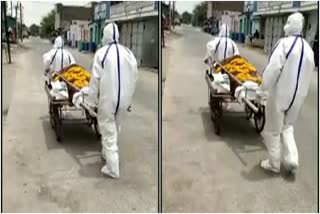 mother on hand cart in jhalawar