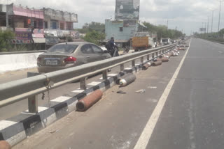 oxygen cylinder loaded vehicle accident in viluppuram