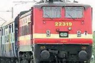 special trains will run between pune-gorakhpur in hoshangabad