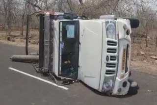 A vehicle filled with oxygen cylinders overturned