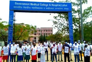 Intern doctor Latur demand salary increase