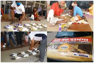 roti Bank team distributing food to hungry people