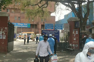 80 medical workers in Delhi hospital test Covid +ve, vaccinated senior surgeon dies