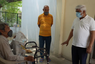 rajendra pal gautam visit old age home in delhi