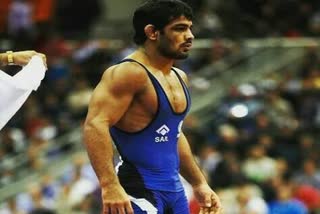 Wrestler murder case: Delhi Police issues lookout notice against absconding wrestler Sushil Kumar  പ്രതിയെ ഇതുവരെ കണ്ടെത്താനായിട്ടില്ല  ഗുസ്തി താരത്തിന്‍റെ കൊലപാതകം  ഒളിംപിക് മെഡൽ ജേതാവ് സുശീൽ കുമാർ  സാഗർ ധങ്കഡ്  നോർത്ത് വെസ്റ്റ് ഡൽഹി