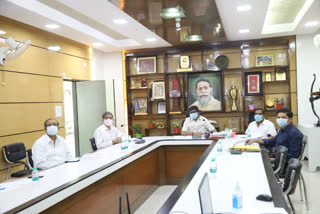 cm holds meeting with mp and mla in ranchi
