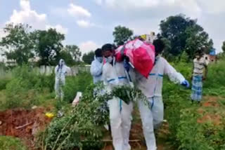 Muslim youth burying infected bodies