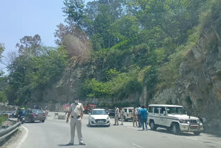 Police and administration team descended on NH 5 to observe Corona curfew in Rampur Bushahr