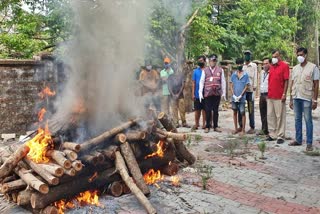 red-cross-helped-to-do-funeral-of-death-women-in-karwar