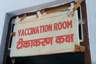 Corona vaccine given to journalists in mandi