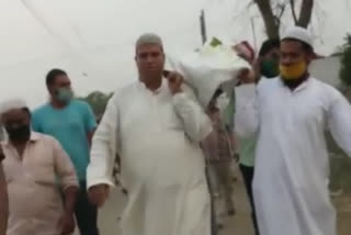 muslim-community-performed-last-rites-of-hindu-man-in-muradnagar