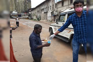 Distributes Meals