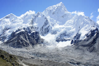 the-new-height-of-mount-everest-is-8848-dot-86-meters-measured-by-the-bahrain-royal-guard