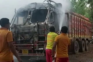 truck-caught-fire-at-Nabarangpur