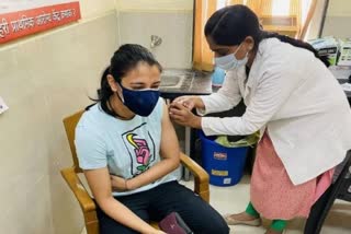 Smriti Mandhana receives first dose of Covid-19 vaccine