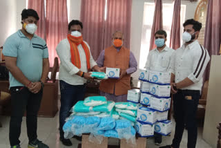 ngo supported mayor of North MCD by giving 3,500 mask