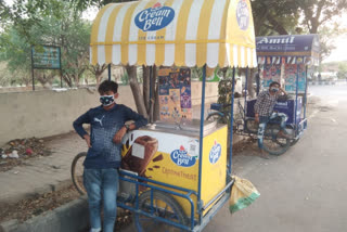 Ice cream seller facing problem in delhi lockdown