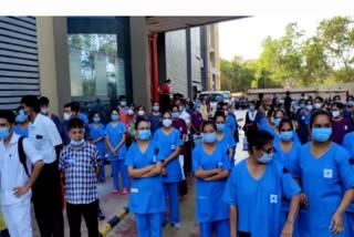 Nursing staff in Jamnagar protested wearing black ribbons