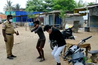 raichur-police-punishment-to-two-youths-news