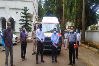 SP gives ambulance in jashpur