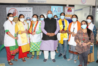 north delhi municipal corporation mayor honored to the nurses