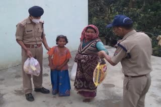 Police is helping the needy people under Mission Honsala